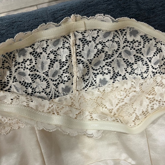 Victoria's Secret Vintage Cream Lace Shapewear Deadstock NWOT Size 36B Strapless - Picture 2 of 6